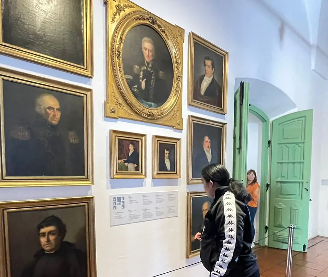 Recorrida por las salas del Cabildo