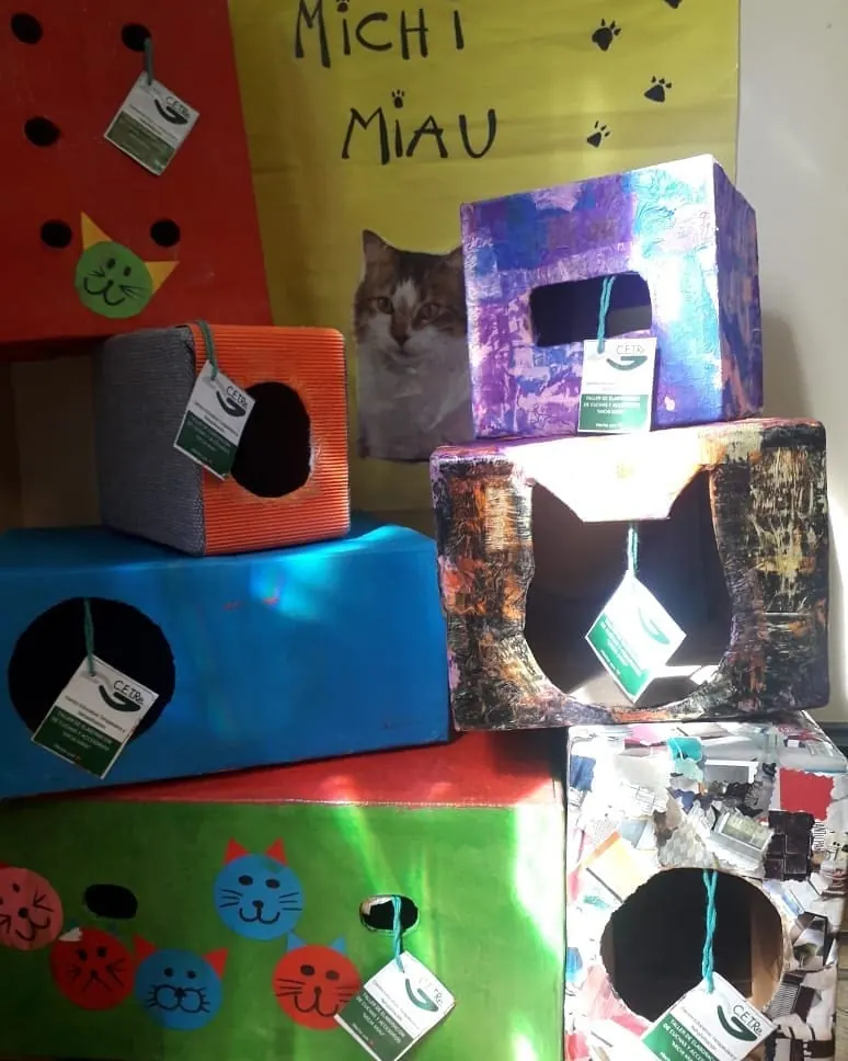 Casitas para gatos hechas con cajas recicladas
